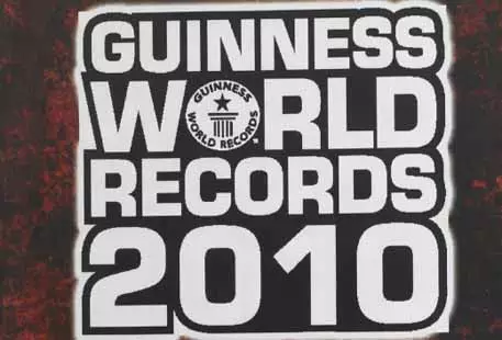 Хорват одновременно надел 245 футболок