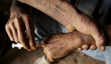 40 тысяч милиционеров против тысячи наркобандитов