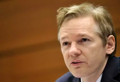 Основатель WikiLeaks высказался за отставку Обамы