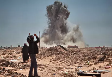 По ливийскому городу Бенгази нанесли авиаудар