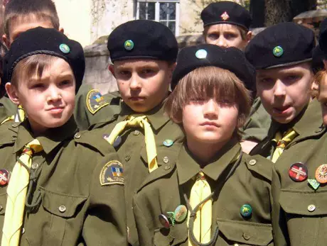В Украине скаутов отучают от русского языка приседаниями