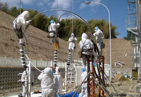 В Японии на АЭС "Фукусима-1" восстановлено энергоснабжение