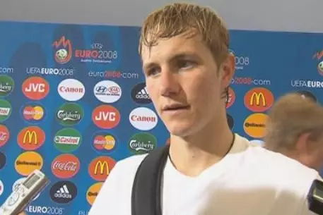 "Тоттенхэм" планирует продать Павлюченко ради Сиссе