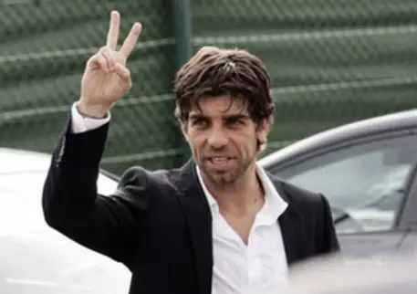 Жунинью Пернамбукано продолжит карьеру в Катаре