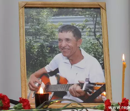 Памятник убитому журналисту откроют в Бишкеке