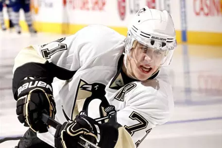 Малкин преодолел рубеж в 200 результативных передач в НХЛ