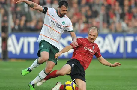 Бременский "Вердер" возглавил чемпионат Германии