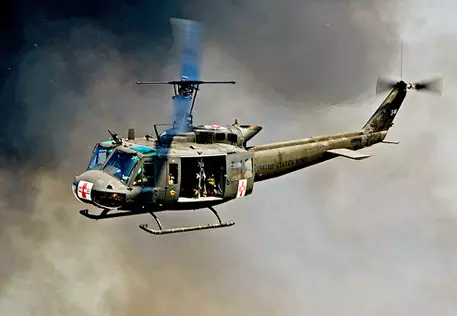 Четыре человека погибли при столкновении двух военных вертолетов в Колумбии