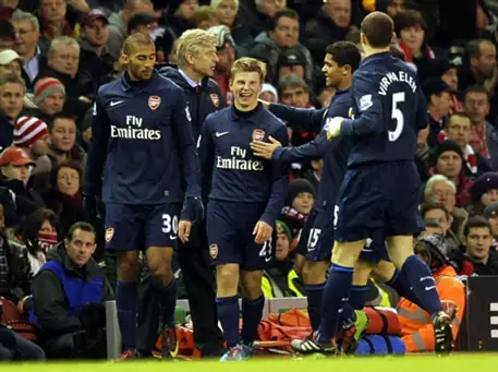 Гол Аршавина принес победу "Арсеналу" над "Ливерпулем"