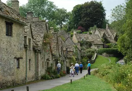 В Англии выставили на продажу улицу 