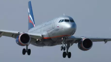 Самолет "Аэрофлота" аварийно сел в Новосибирске