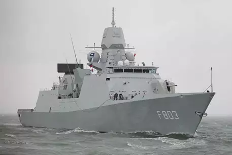 Сомалийские пираты попались в ловушку военного корабля