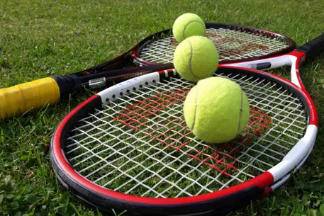 Казахстанский теннисист вышел в четвертьфинал "Челленджера"