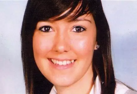 18-летняя британка умерла после первого поцелуя