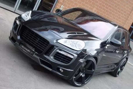 Каждый член правления "АвтоВАЗа" заработал на Porsche Cayenne