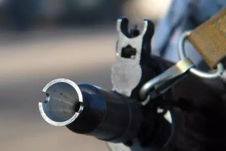 В Махачкале силовики начали штурм частного дома