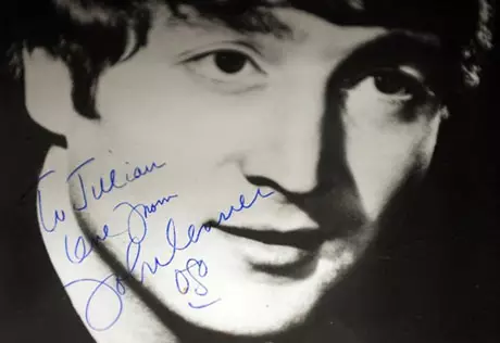 Долговую квитанцию с текстом песни Леннона продадут с аукциона