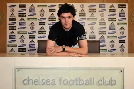 Дебют Жиркова за "Челси" в официальном матче вновь отложили