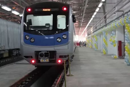 Аким Алматы принял участие в тестовом запуске метро