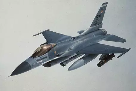 Пилотов столкнувшихся истребителей ВВС Греции нашли живыми