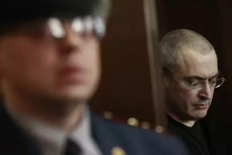 Ходорковского и Лебедева оставили под арестом до 17 августа