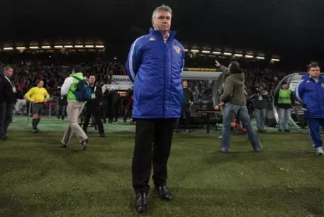 Гус Хиддинк уехал в Голландию 