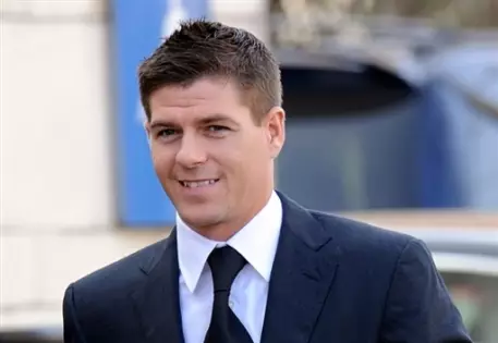 Капитан "Ливерпуля" признан футболистом года в английской Премьер-лиге