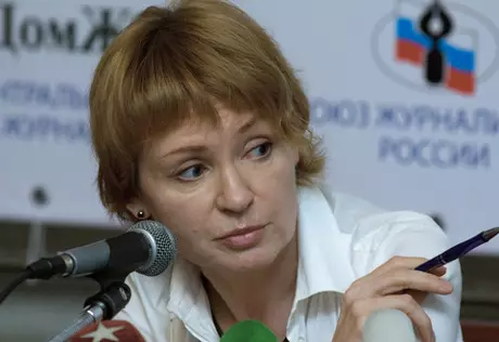 Жену Виктора Бута допросили в ньюйоркском аэропорту