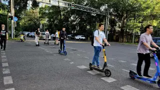 Электросамокаты "захватывают" Казахстан: опасно или удобно?