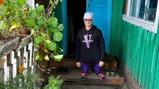 Подруга Ван Дамма из казахстанской глубинки. Вдохновляющая история самой маленькой женщины