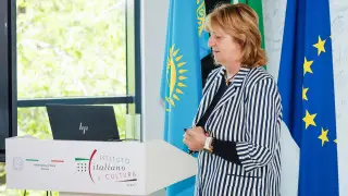 В Казахстане презентовали керамическую поверхность, которая убивает бактерии и очищает воздух