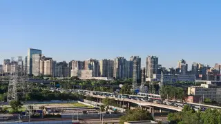 Колбаса, зарплаты и магазин “Юра“. Жизнь в Китае глазами казахстанского журналиста