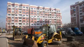 “Постоянно боимся землетрясений“: о тревогах жителей микрорайона Зердели, где накренились многоэтажки