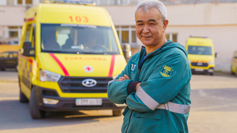 Мухит Тагаев, водитель скорой помощи. Фото ©️ Tengrinews.kz / Болат Айтмолда