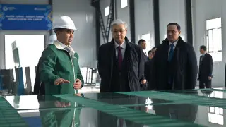 Стекло не треснуло, но проверка продолжается. Как Токаев съездил в Тараз