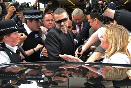 Джордж Майкл признался в вождении в нетрезвом виде