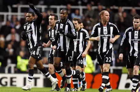 Владелец "Ньюкасла" выставил команду на торги eBay