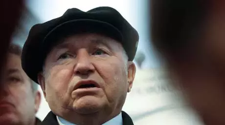 Великобритания согласилась стать второй родиной Лужкова