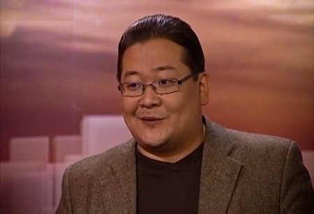 Почти 60 процентов населения республики опасаются новых терактов. Расклад ответов казахстанцев на вопрос "Способно ли государство защитить население?": 46 процентов уверены в этом лишь частично, 28 процентов - совершенно не уверены и только 15 процентов полностью полагаются на власть. Страна уже которую неделю привыкает жить в новых реалиях, когда терроризм стал и нашим явлением тоже.  