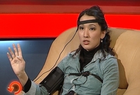  В Сети сразу и восторги, и возмущения, пользователи-то сидят там разные. Одну такую из блогосферы мы позвали на детектор лжи честно поговорить о развитии Интернета как явления в целом, о Казнете - в частности и возможностях наших блогеров. Специалист по интернет-PR Салтанат Мурзалинова вопросы до сеанса на полиграфе в глаза не видела, а потому и проверка, и беседа были особенно любопытны.