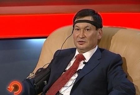 Презентовать законопроект какой министры приходят в мажилис лично. В новом созыве, как признался на днях депутат Рауан Шаекин, теперь так заведено - знакомить нижнюю палату с проектом закона приходят только первые руководители ведомств. Иначе парламентарии даже в работу такой документ не примут. Рауан Шаекин сегодня у нас в гостях. Пришел на детекторе лжи поделиться нюансами работы мажилиса. Честно признался: министры стали захаживать в палату чаще, но все еще барахлит система подсчета голосов; или поведал, например, что акжоловцы с коммунистами пока не заслужили ни одного министерского портфеля. Ну и самое интересное - какое ведомство готов возглавить сам Шаекин.