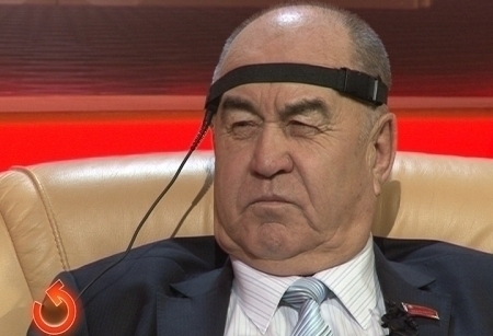 В Алматы с агитаторами партии КНПК уже случилась смутная история, которую коммунисты успели назвать притеснением со стороны власти, а сами власти, прокуратура в частности, - провокацией. Никаких активистов  полиция не задерживала. Это какая-то первая с момента агитации предвыборная утка. И наверняка не последняя. Лидер КНПК Владислав Косарев сел за детектор, чтобы честно ответить - зачем коммунисты хотят снова попасть в парламент.