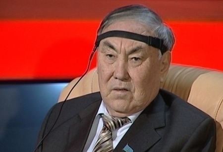 Партии-аутсайдеры парламентских выборов, кроме, конечно, ОСДП, публично поздравили "Нур Отан" с убедительной победой. А лидер партии "Ауыл" отважился даже сесть за детектор лжи и честно признаться: почему выборы легитимны, но лишь с оговорками, зачем на самом деле партия претендовала на места в парламенте и почему Гани Калиев не обижается, что партии-победители открыто перенимают фрагменты предвыборных программ проигравших партий. 