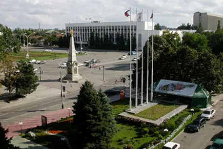 В Краснодаре военный "КАМАЗ" протаранил 10 машин