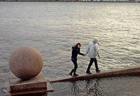 В Санкт-Петербурге объявлено штормовое предупреждение