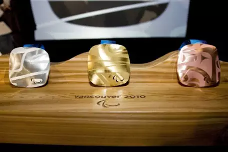 В Ванкувере представили уникальный дизайн наград Игр-2010