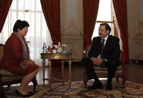 Карим Масимов поздравил Розу Отунбаеву с формированием Правительства