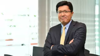 Салтыбаев: Эксперты не исключают возникновения нового масштабного кризиса