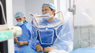 Что общего у казахов с японцами, суеверия нейрохирурга и зарплаты медиков. Интервью Мынжылкы Бердиходжаева