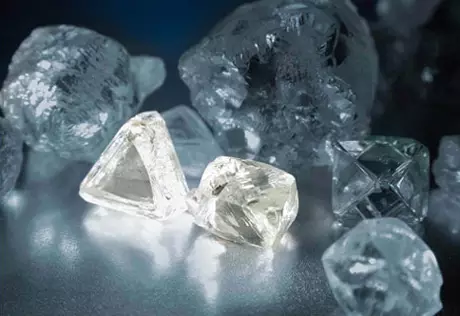 Жителя Якутии условно осудили за хранение алмазов